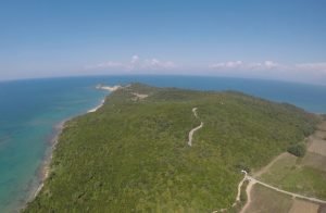 The road through the cape of Rodon offers the perfect escape from the city buzz.